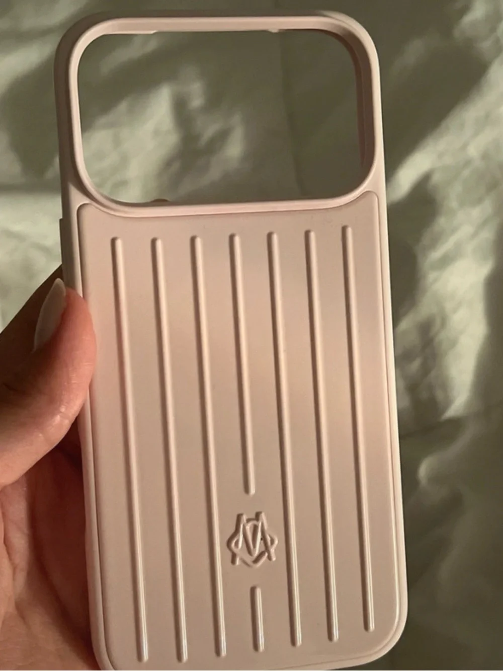 RIMOWA iphone 17